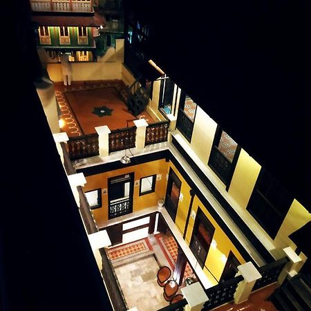 Bed and Breakfast Deewanji Ni Haveli à Ahmedabad Extérieur photo