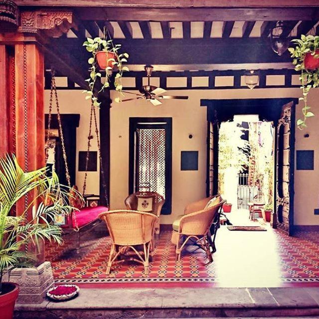 Bed and Breakfast Deewanji Ni Haveli à Ahmedabad Extérieur photo
