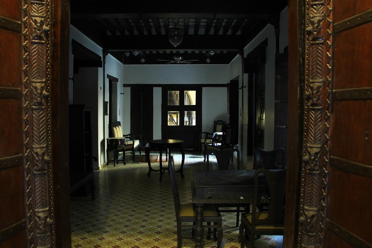 Bed and Breakfast Deewanji Ni Haveli à Ahmedabad Extérieur photo