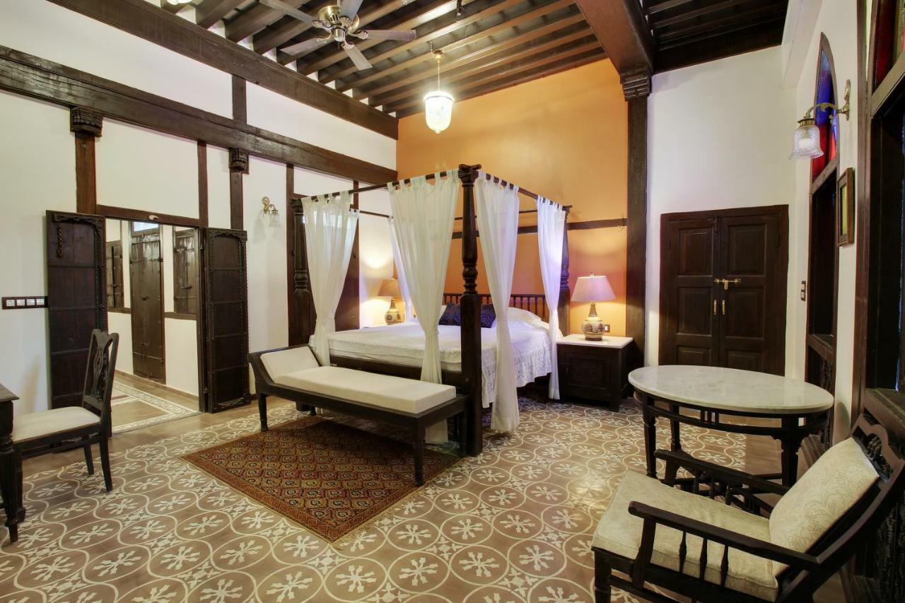 Bed and Breakfast Deewanji Ni Haveli à Ahmedabad Extérieur photo